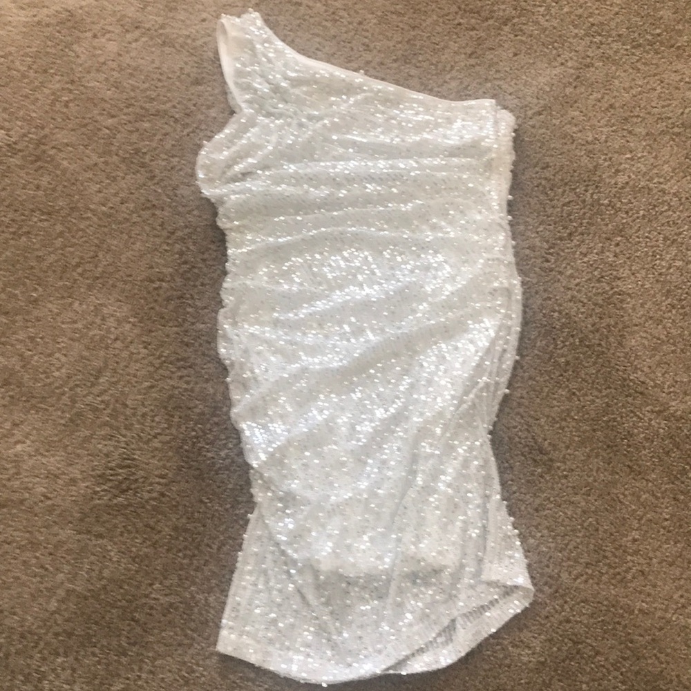 White sequins party dress.